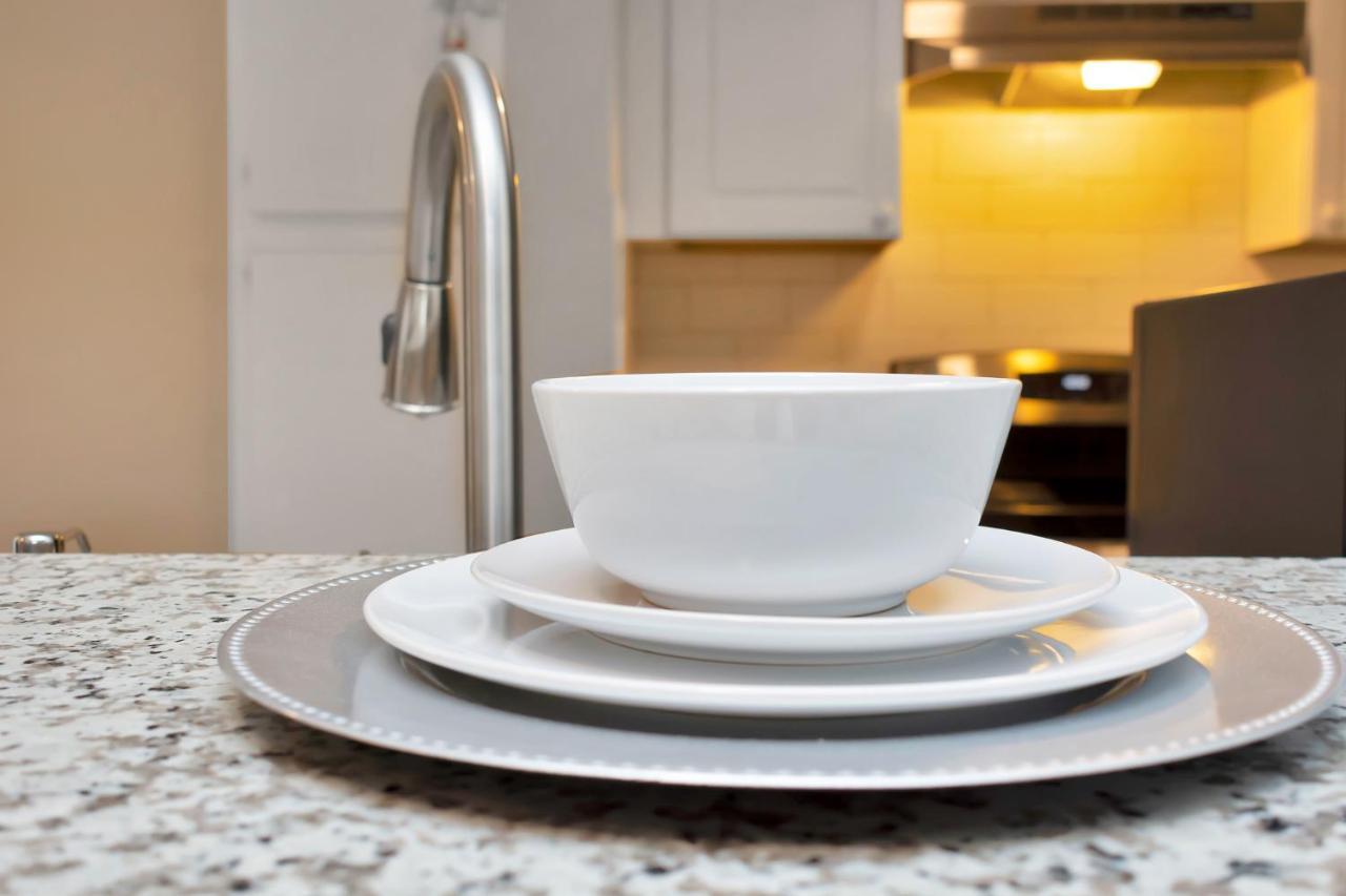 Highly Rated 2 Bedroom With Private Patio & Reserved Parking *
